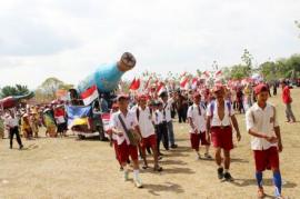 Dengan Tema Revolusi Metal, Gunungan Stupa Candi, Wayang Werkudoro Ngringin Merebut Juara 3 Karnaval